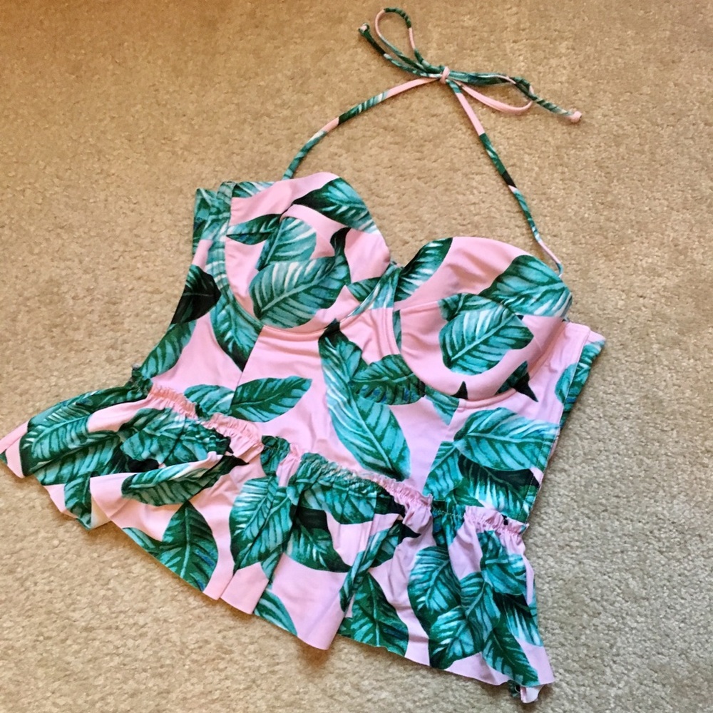 NWOT Tankini Swim Top
